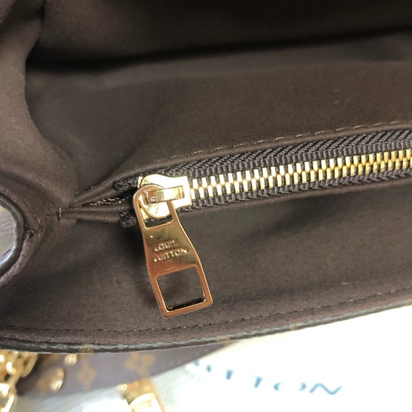 Louis Vuitton Chic Designer Shoulder Bag - Picture 12 of 12